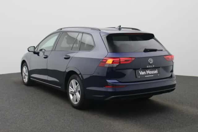 Volkswagen Golf (2021) thumbnail 2