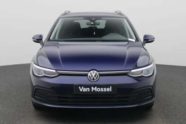 Volkswagen Golf (2021) thumbnail 3