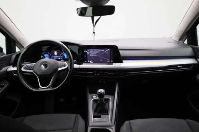 Volkswagen Golf (2021) thumbnail 32