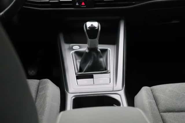Volkswagen Golf (2021) thumbnail 10