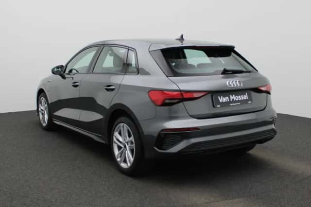 Audi A3 (2024) thumbnail 2