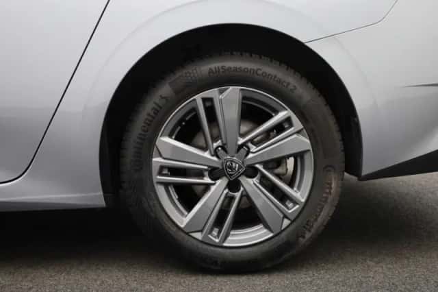 Peugeot 308 (2023) thumbnail 13