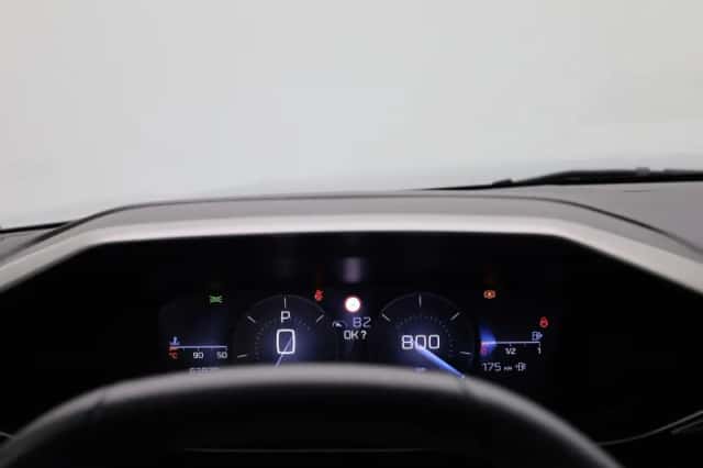 Peugeot 308 (2023) thumbnail 8