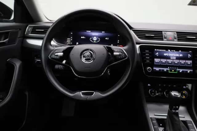 Škoda Superb (2023) thumbnail 7