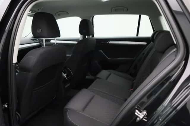 Škoda Superb (2023) thumbnail 10