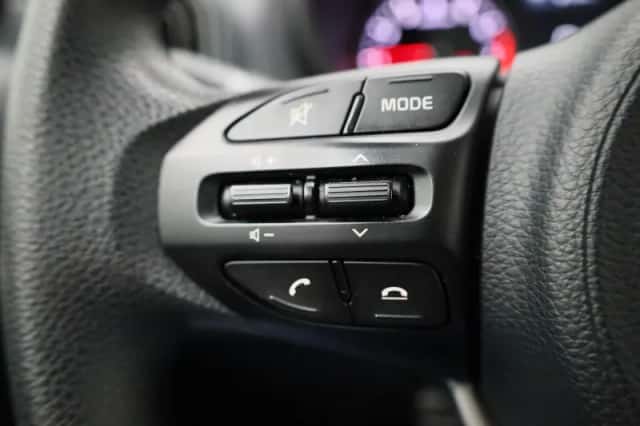 Kia Picanto (2021) thumbnail 17