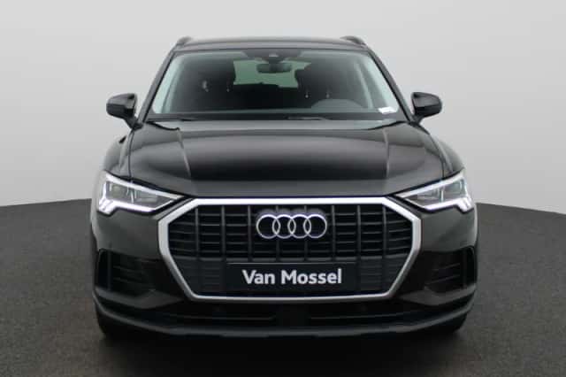 Audi Q3 (2022) thumbnail 3