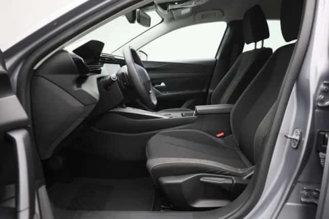 Peugeot 308 (2023) thumbnail 11
