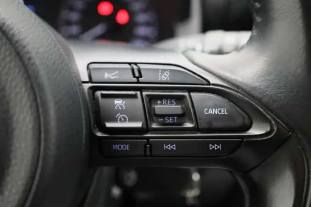 Toyota Yaris (2021) thumbnail 16