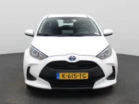 Toyota Yaris (2021) thumbnail 3