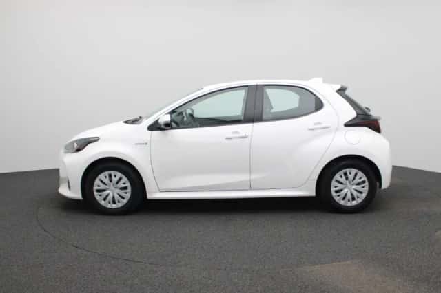 Toyota Yaris (2021) thumbnail 4