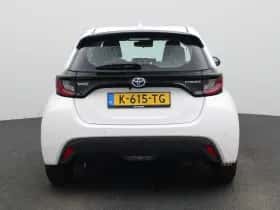 Toyota Yaris (2021) thumbnail 5