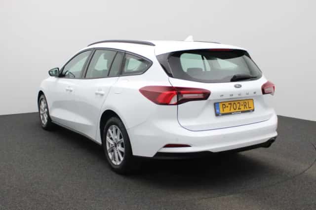 Ford Focus (2022) thumbnail 2