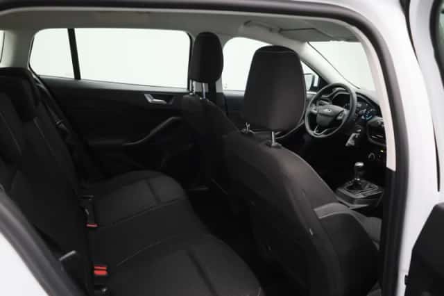 Ford Focus (2022) thumbnail 30