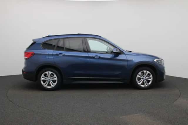 BMW X1 (2022) thumbnail 6