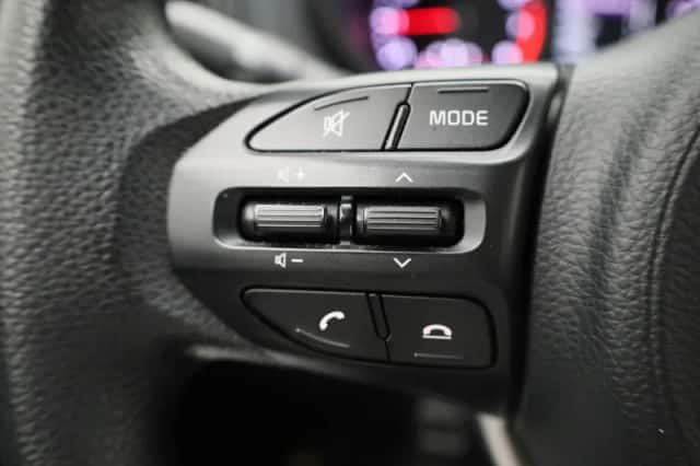 Kia Picanto (2021) thumbnail 17