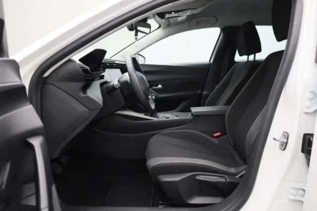Peugeot 308 (2023) thumbnail 11