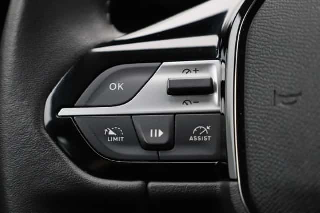 Peugeot 308 (2023) thumbnail 17