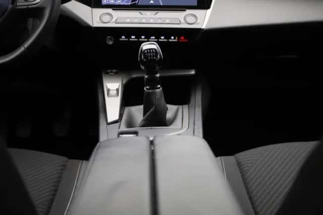 Peugeot 308 (2023) thumbnail 10