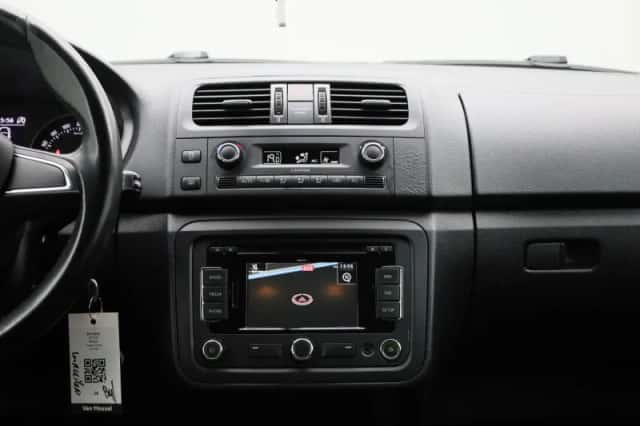 Škoda Fabia (2014) thumbnail 9