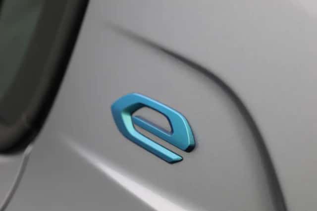 Peugeot e-208 (2022) thumbnail 13