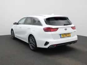 Kia Ceed Sportswagon (2021) thumbnail 2