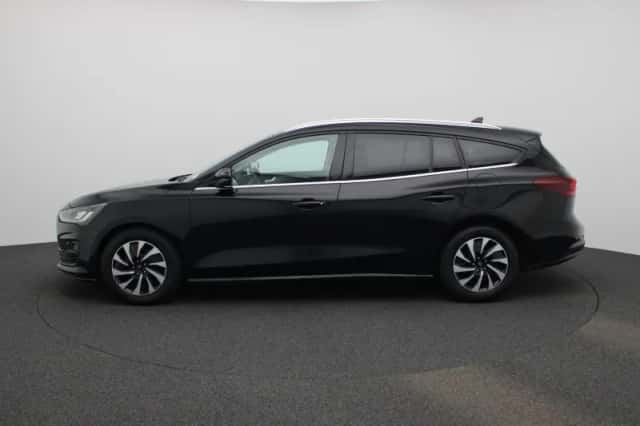 Ford Focus (2023) thumbnail 4