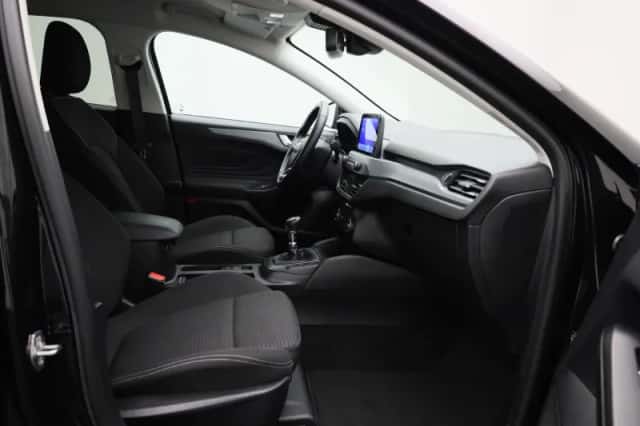 Ford Focus (2023) thumbnail 32