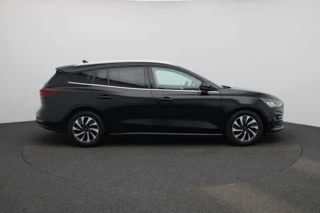 Ford Focus (2023) thumbnail 6