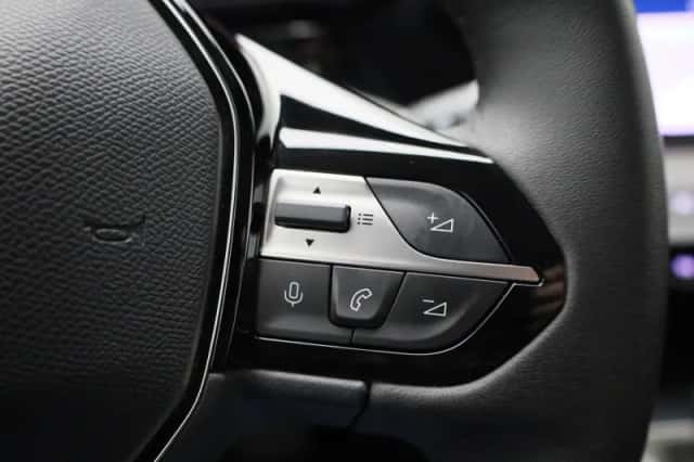 Peugeot 308 (2023) thumbnail 15