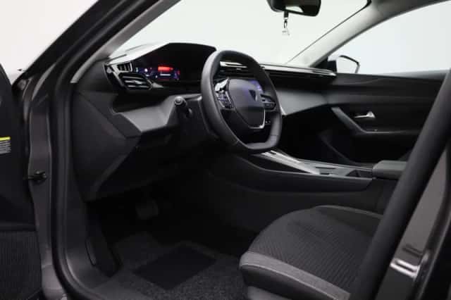 Peugeot 308 (2023) thumbnail 25