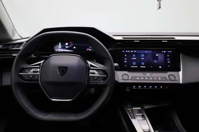 Peugeot 308 (2023) thumbnail 7