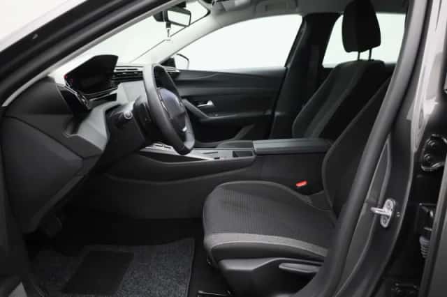 Peugeot 308 (2023) thumbnail 9