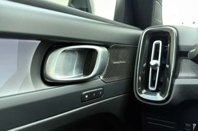 Volvo XC40 (2022) thumbnail 17