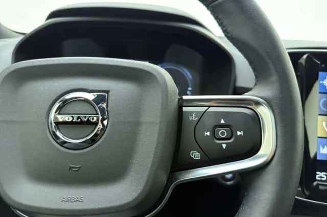 Volvo XC40 (2022) thumbnail 19