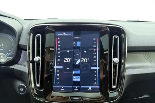 Volvo XC40 (2022) thumbnail 24