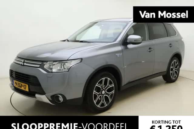 Mitsubishi Outlander (2015)