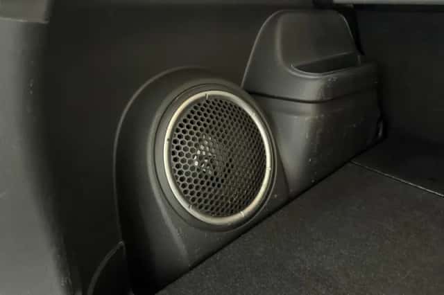 Mitsubishi Outlander (2015) thumbnail 4