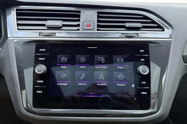 Volkswagen Tiguan (2022) thumbnail 25