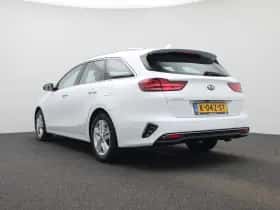 Kia Ceed Sportswagon (2021) thumbnail 2