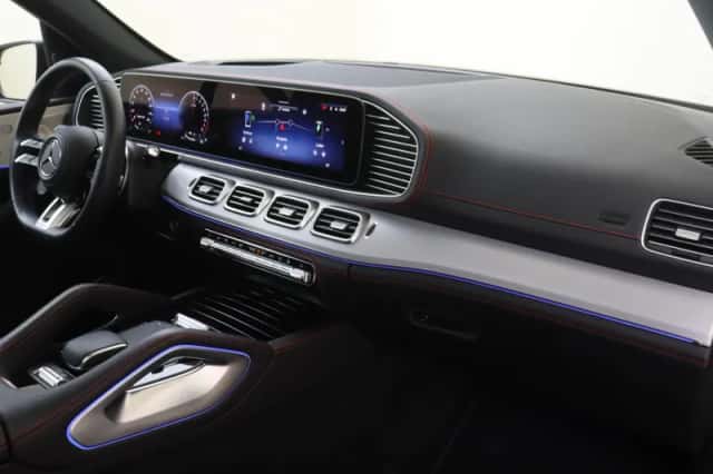 Mercedes-Benz GLE (2025) thumbnail 5