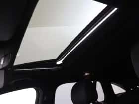 Mercedes-Benz EQC (2020) thumbnail 30