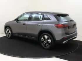 Mercedes-Benz GLA thumbnail 3