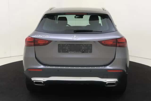 Mercedes-Benz GLA (2024) thumbnail 6