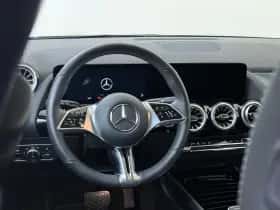 Mercedes-Benz GLA thumbnail 10