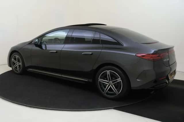 Mercedes-Benz EQE (2023) thumbnail 3