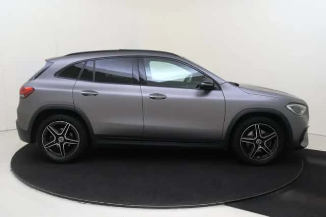 Mercedes-Benz GLA (2021) thumbnail 9