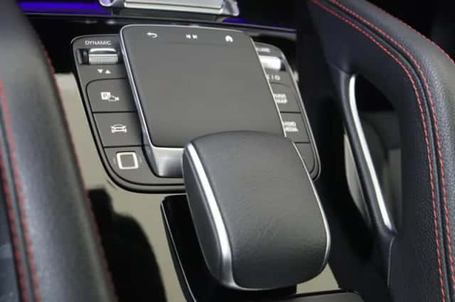 Mercedes-Benz GLE (2025) thumbnail 33