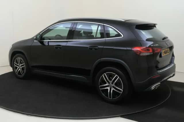 Mercedes-Benz GLA (2021) thumbnail 3