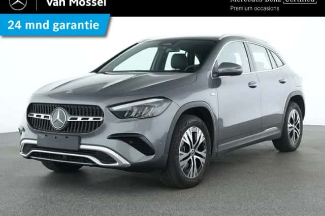 Mercedes-Benz GLA (2025) thumbnail 1